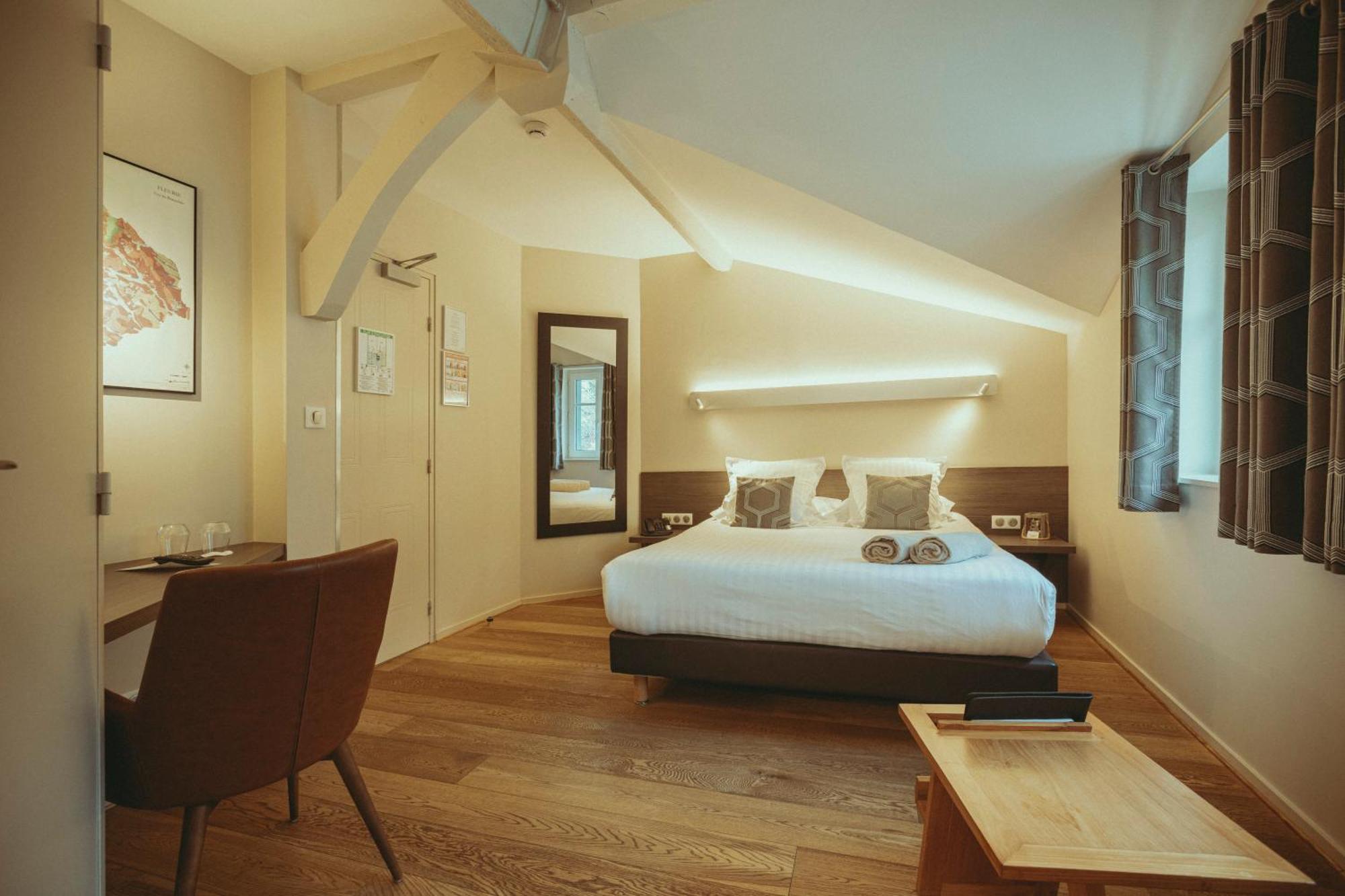 Auberge De Clochemerle, Spa Privatif & Restaurant Gastronomique Vaux-en-Beaujolais Szoba fotó
